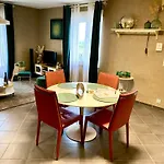 La Mellifera Homestay *